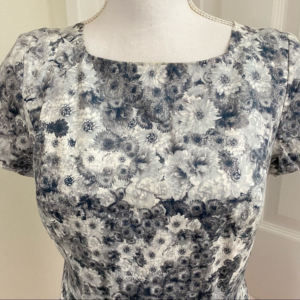 Talbots Grey to Multicolored Floral Sheath Dress Sz 4 - Picture 5 of 10